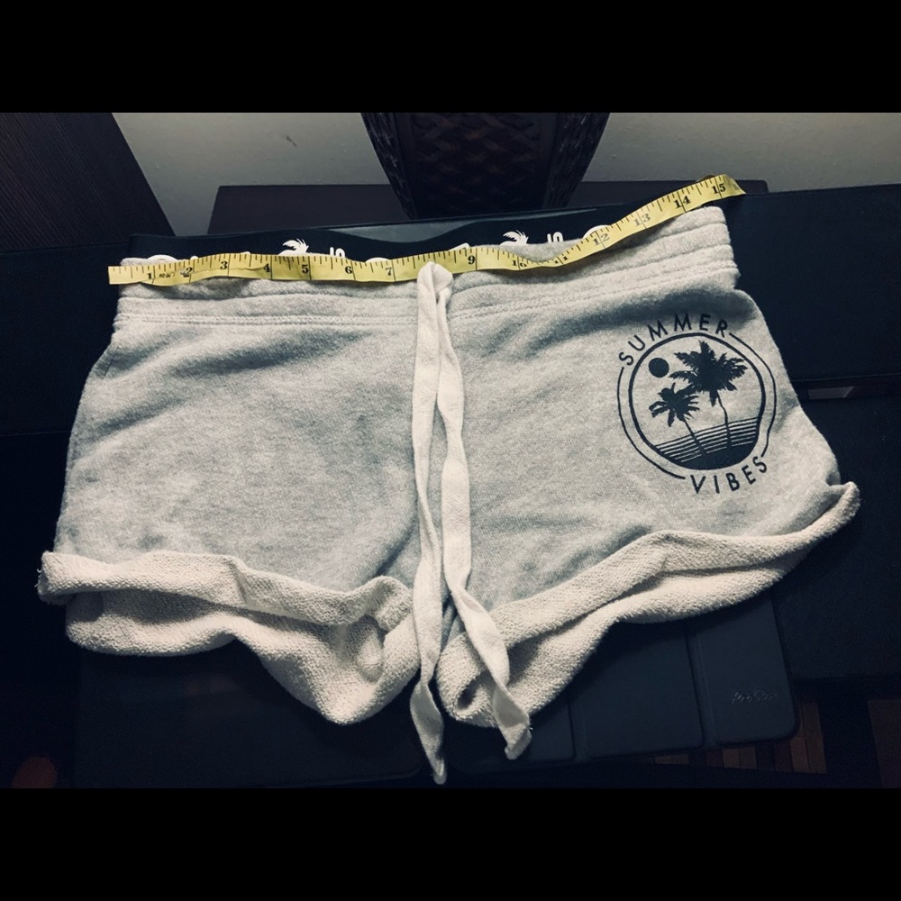 ❤️‍🔥2 for $9❤️‍🔥 Beachy sweat shorts